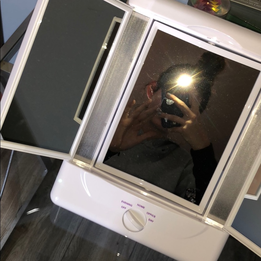 Light up mirror